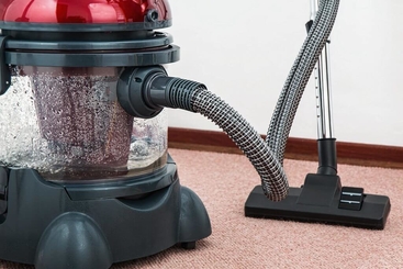 How to Save Money by Using a Carpet Cleaning Service